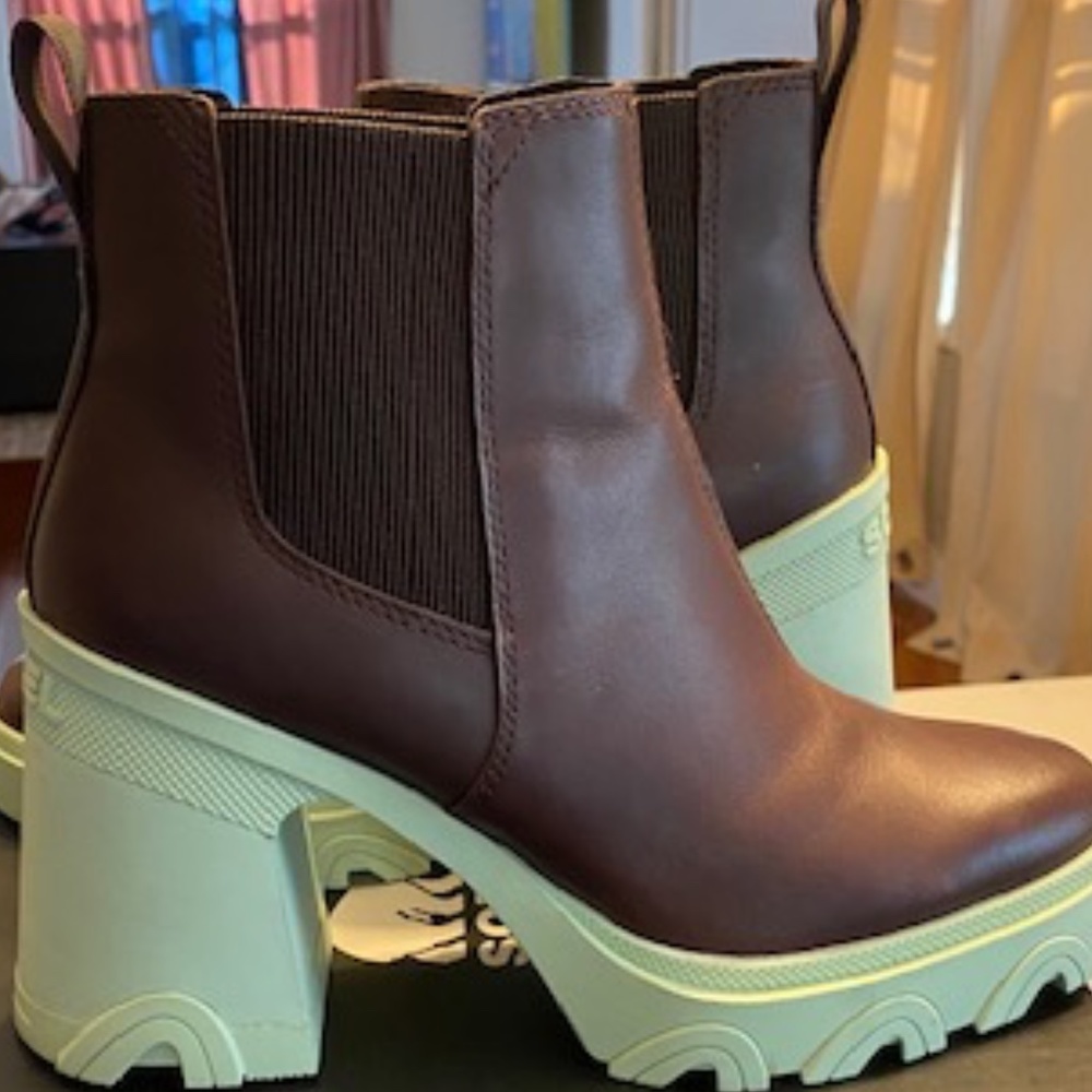 SOREL- WOMEN'S BREX™ HEEL CHELSEA BOOTIE